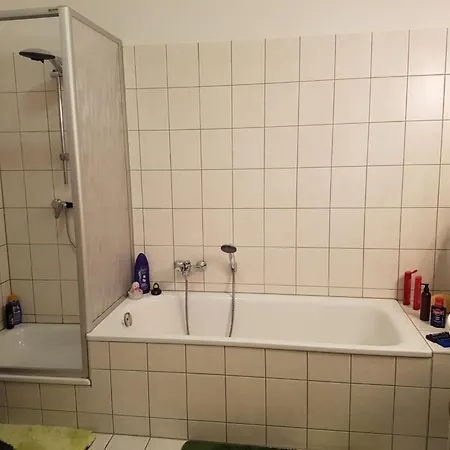 Schone Altbauwohnung, Nahe Hassel Gesucht / Balkon, Ebk, Keller, Aufzug Magdeburg